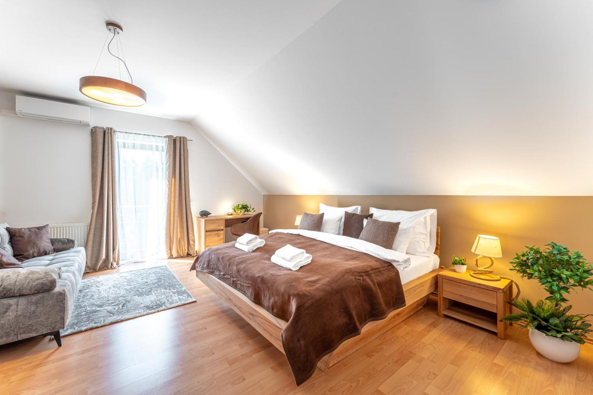 Villa With Pool & Sauna In Beer Village Velke Popovice Luaran gambar